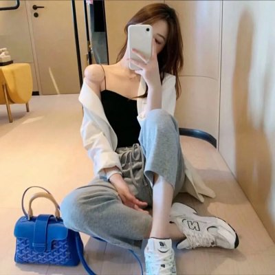 色肉毒蝎女